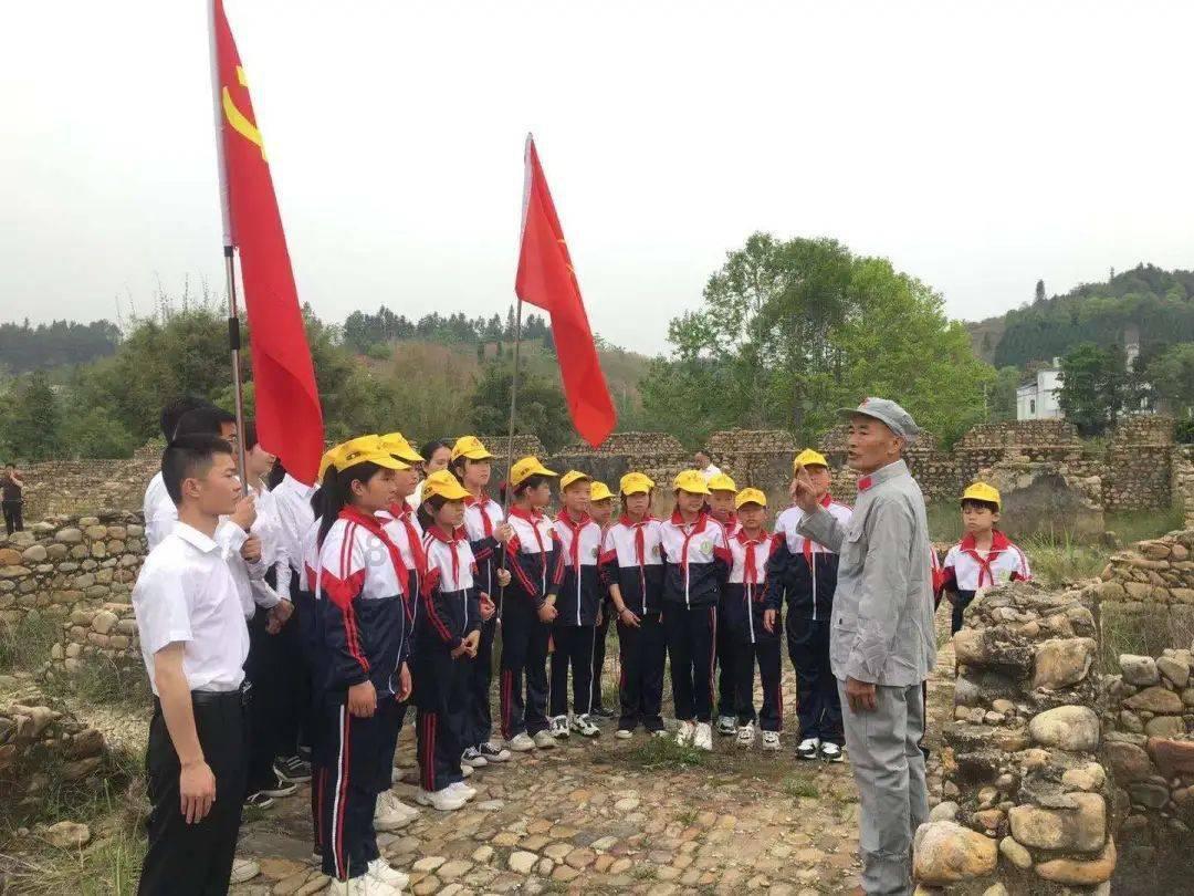哥尔赞成奥特曼劲敌！为何看到它的隐藏设定，网友直呼厉害了？游戏画面